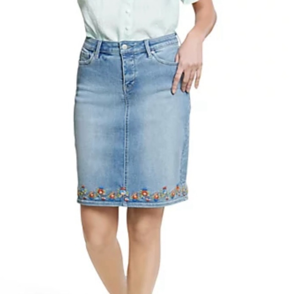 NYDJ NWOT Denim Skirt Size 12